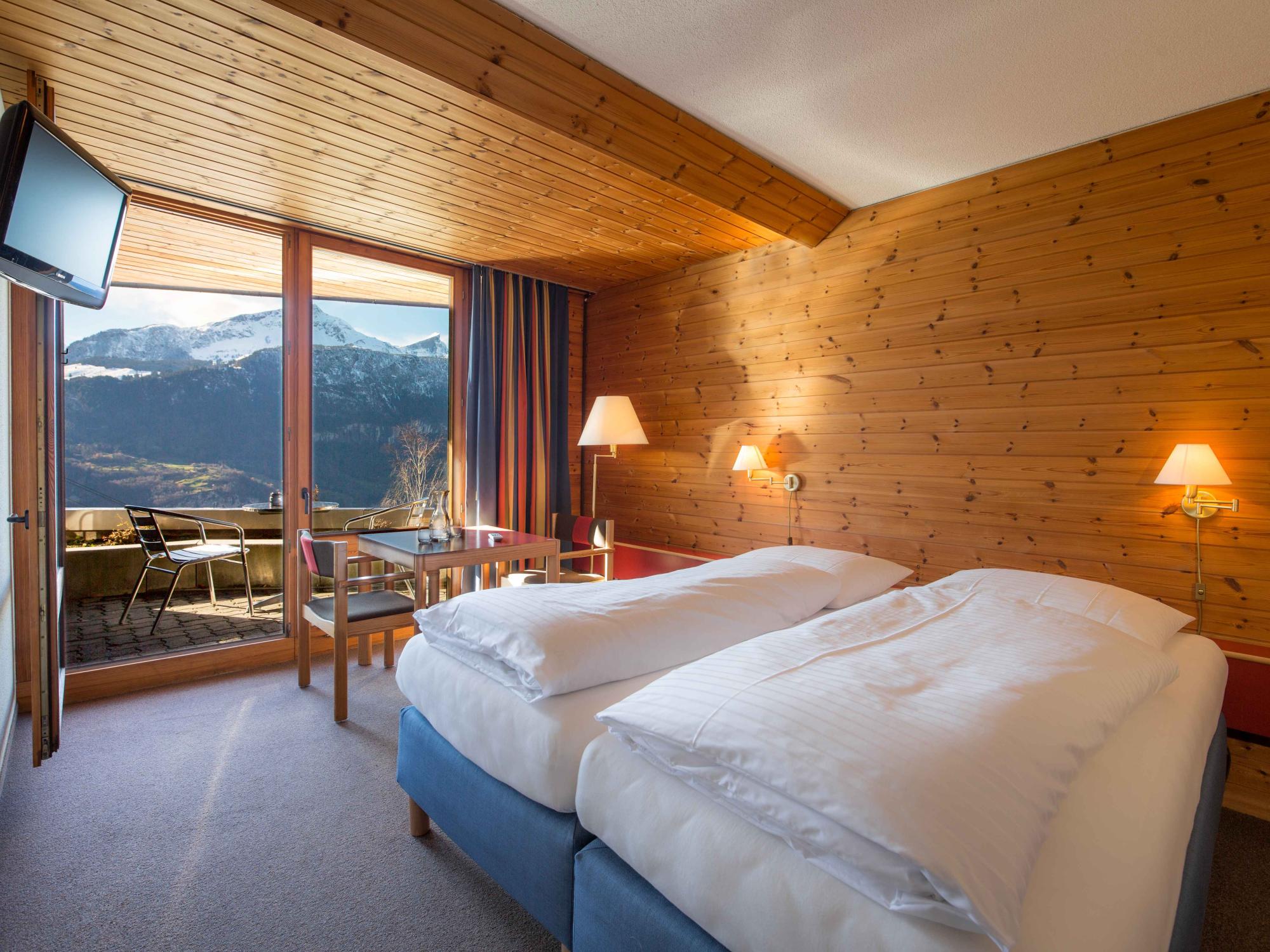hotel_panorama_hasliberg_zimmer_standard_dz_innen_compressed